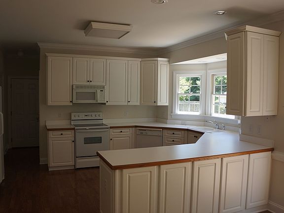 Kitchen with Island