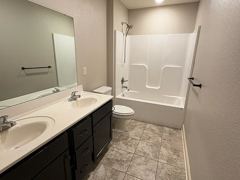 146 Barberry Ln — Photo 17