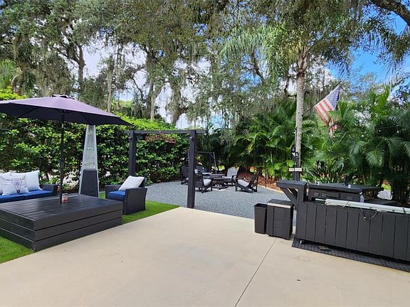 5th image of 281 Foal Dr