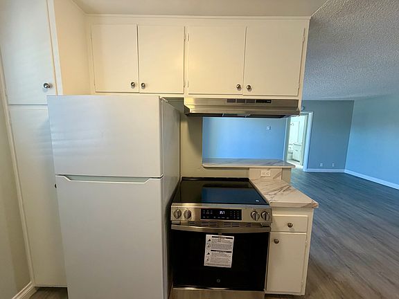 5th image of 535 Ohio Ave APT 3