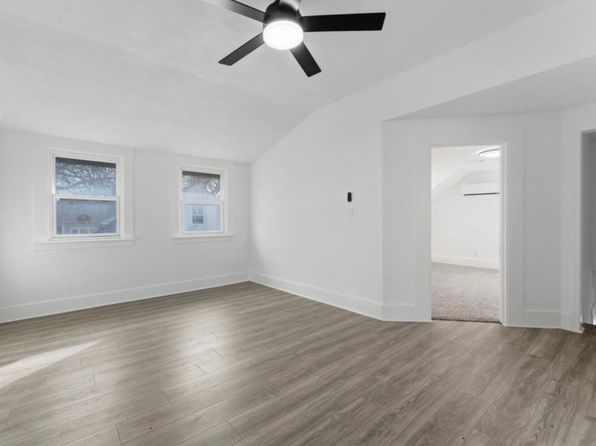 323 N Main St