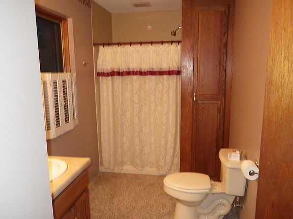 5th image of 548 Corinne Ln