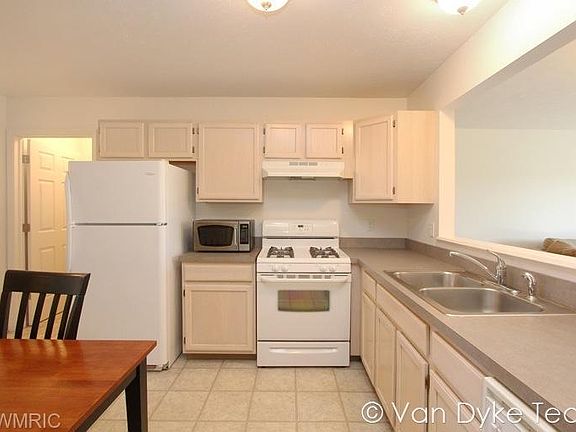 3rd image of 5405 Rivertown Cir SW