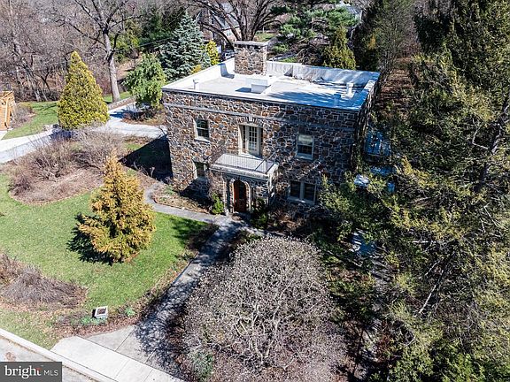 5th image of 3 Center Rd