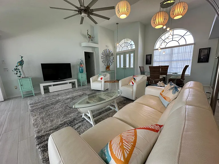 603 Rotonda Cir — Photo 35