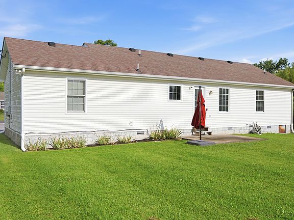 3rd image of 708 Eaglesham Dr