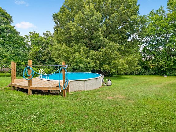 2nd image of 145 Greens Lake Cir