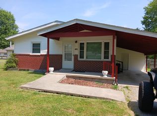402 E Clark St, Marion, IL 62959