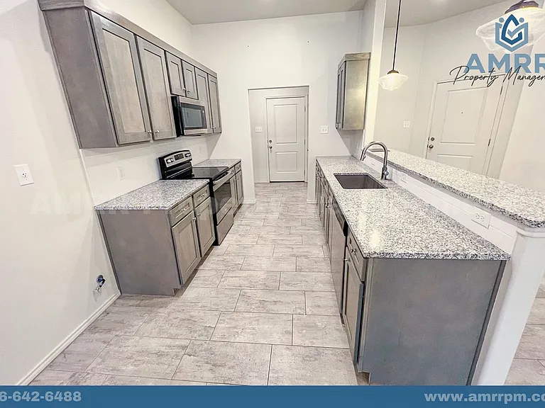 1248 N 7th St — Photo 6
