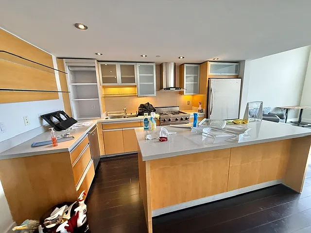 188 King St #401 — Photo 23