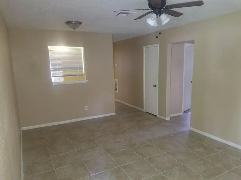 9330 Tooley Dr — Photo 2