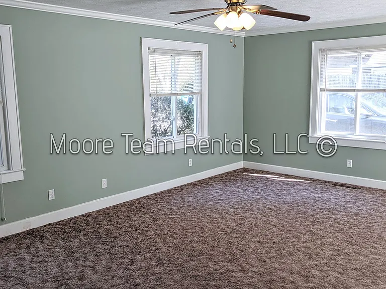 2612 Haywood Rd — Photo 11