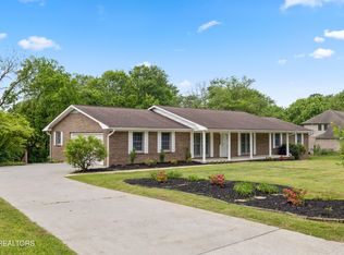 912 S Briarcliff Cir, Maryville, TN 37803