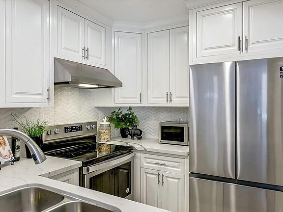 4th image of 734 Northrup St APT 231