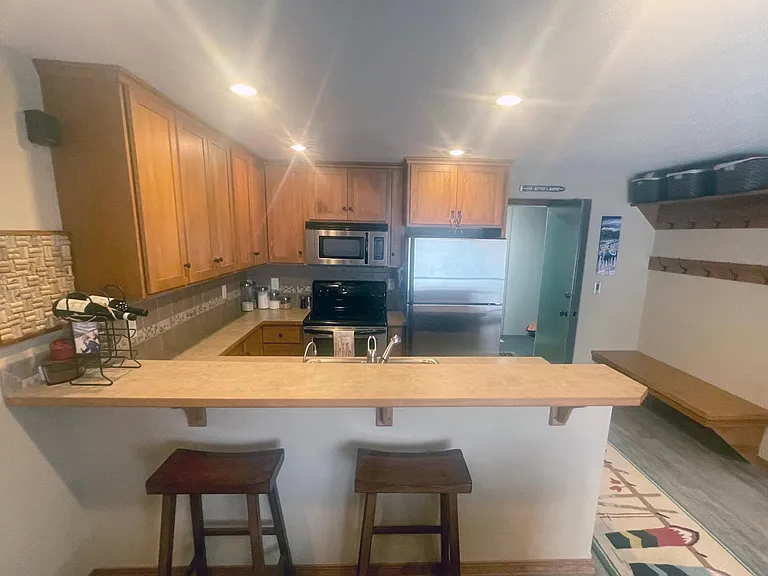 515 Northwest Psge #9 — Photo 7