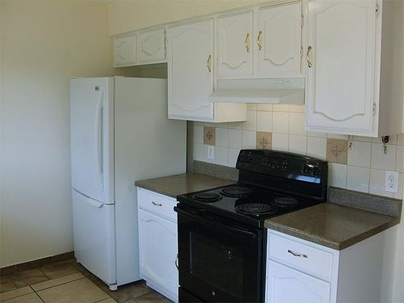5th image of 1601 Meadows Dr