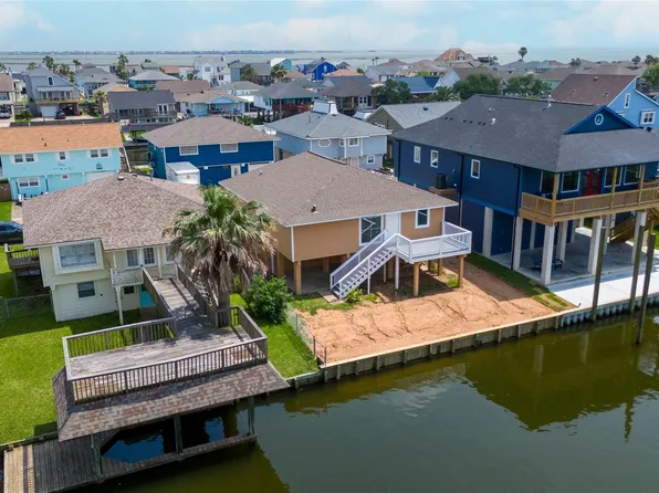 901 Bonita St, Bayou Vista, TX 77563