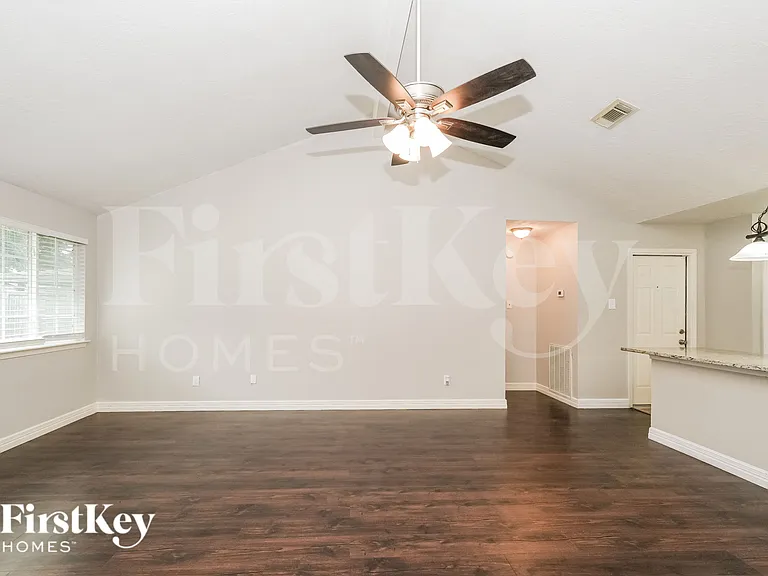 2411 Shady Brook Dr — Photo 4