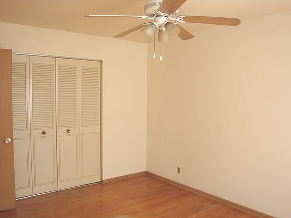 3rd image of 3601 Holly Hills Blvd APT 1