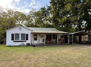 805 Sycamore St, Mineola, TX 75773