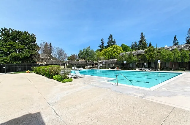 4759 Clear River Ct — Photo 4