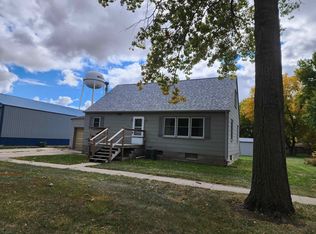 906 Teal St, Mallard, IA 50562