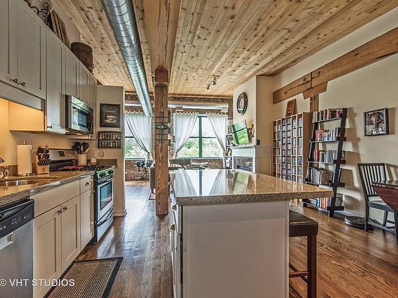 4th image of 3201 N Ravenswood Ave