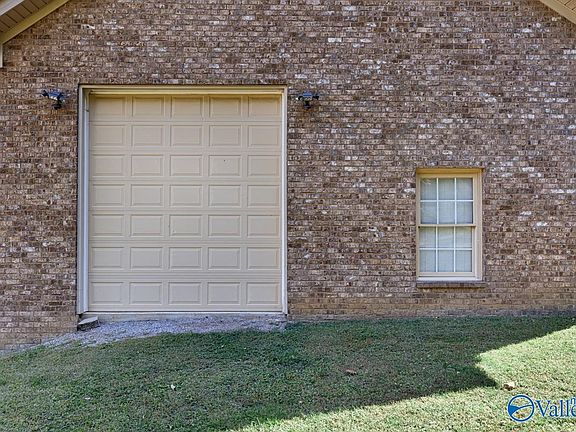 5th image of 145 Anna Kathryn Dr