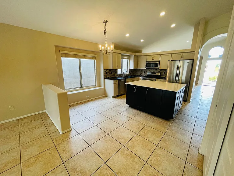 1051 W Todd Dr — Photo 7
