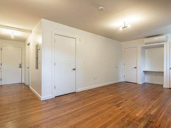 3rd image of 2321 Fitzwater St #102