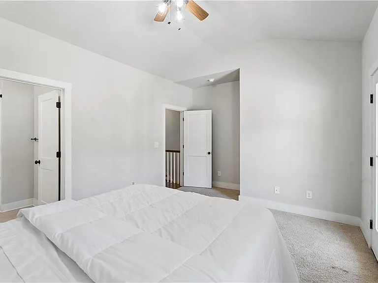 2424 Misty Hollow Pl — Photo 21