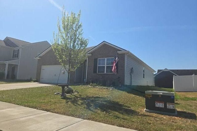 2nd image of 185 Olivia Cir