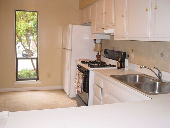 Open and Bright Kitchen