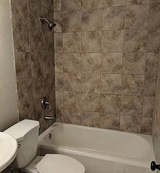 2547 Searcy Dr — Photo 4