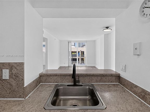 5th image of 501 SW 1st St APT 607