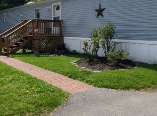 38 Feller Ct, Poughkeepsie, NY 12603