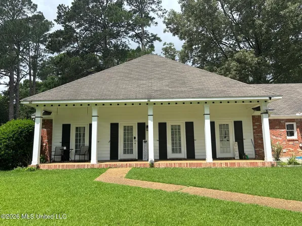 207 S Pear Orchard Rd, Ridgeland, MS 39157