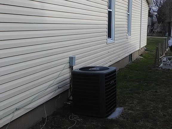 5th image of 222 E 13th St
