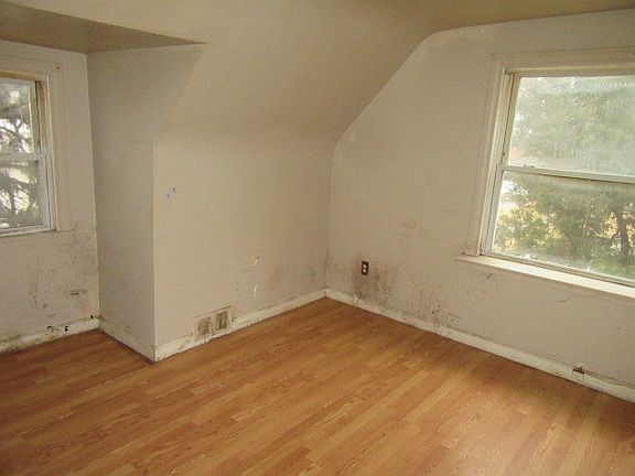 2nd image of 238 30th Ave