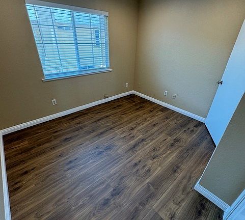 4th image of 1802 Market Ave