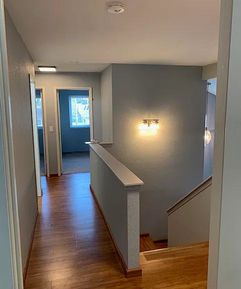 467 Whitney Ave — Photo 3