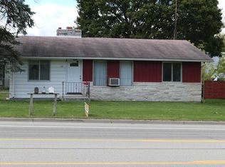 110 S McEwan St, Clare, MI 48617