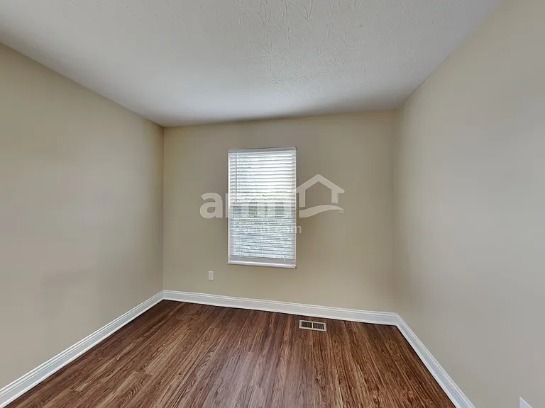 270 Huntington Dr — Photo 20