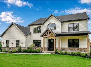 4 Streamsong Ct, East Amherst, NY 14051