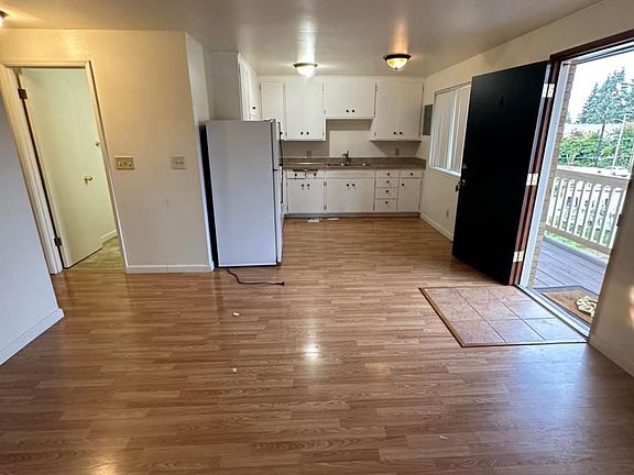 4th image of 19614 69th Pl W APT 4