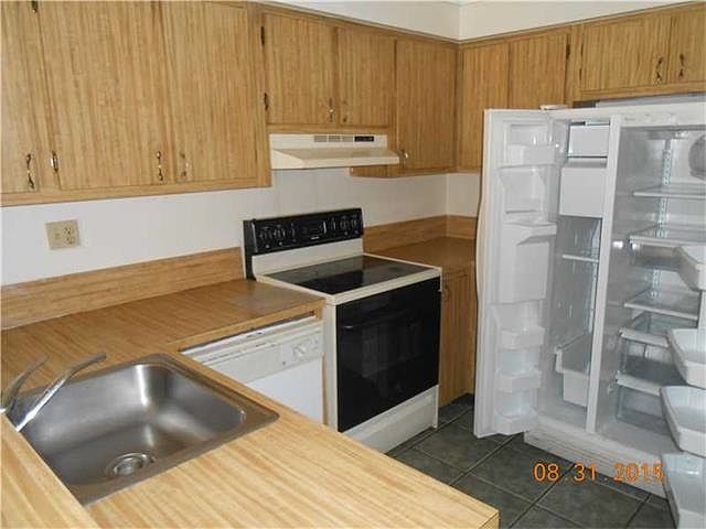 2nd image of 15633 SW 86th Ter #303