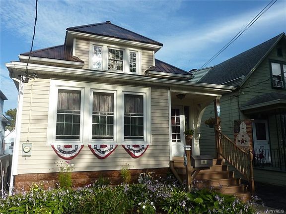 2nd image of 229 Ideal St