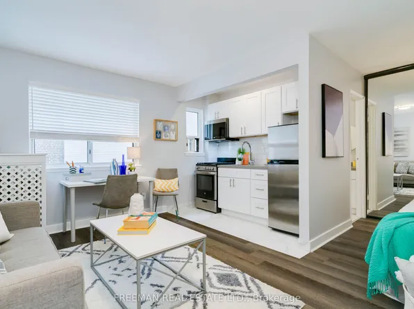 214 Wellesley St E, Toronto, ON