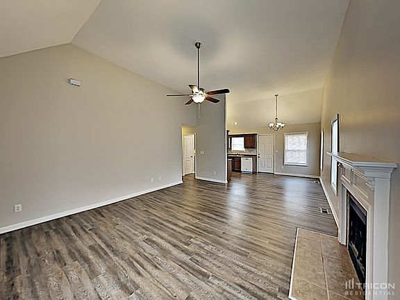 2nd image of 318 Chalet Cir