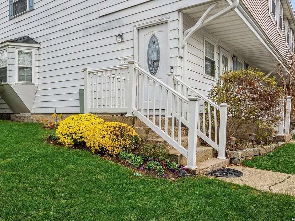 1st image of 1213 Towne House #1213